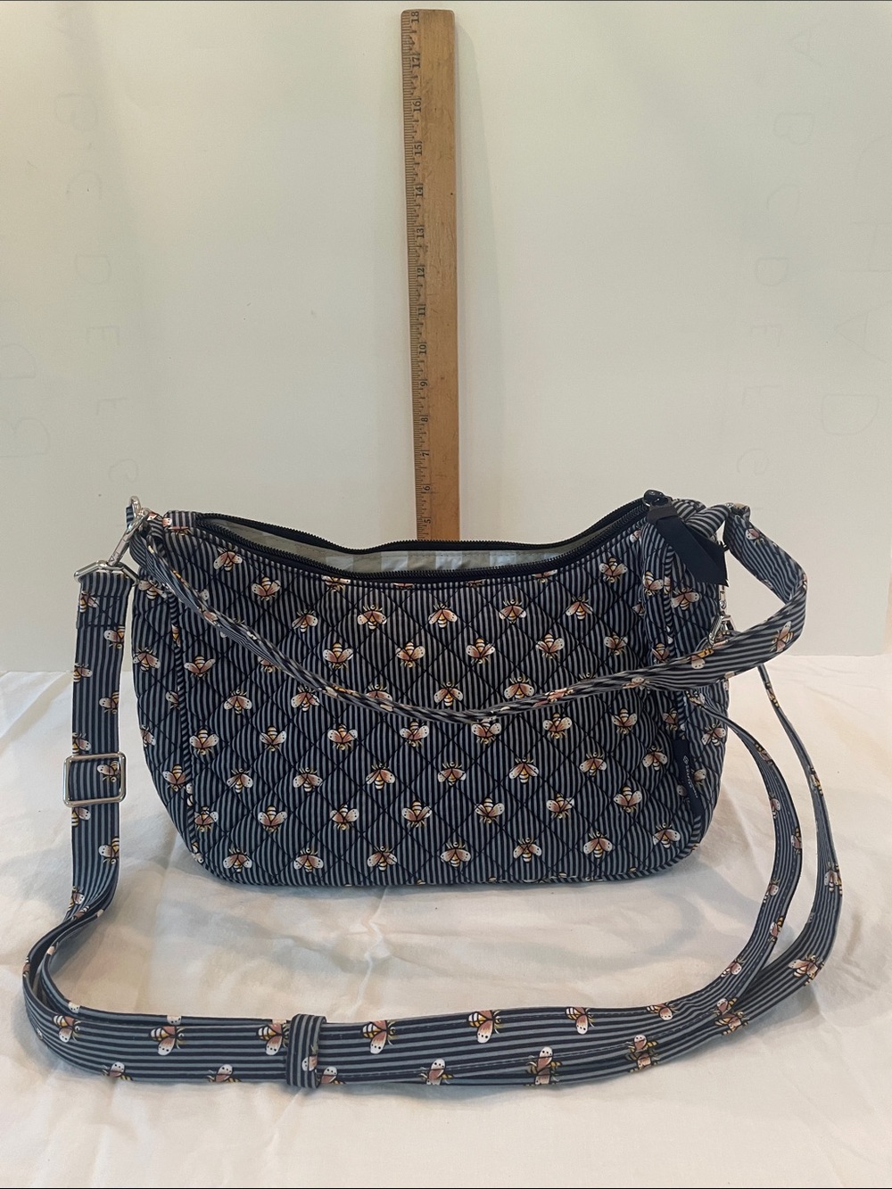 Bumblebee Vera Bradley - Picture 6 of 7